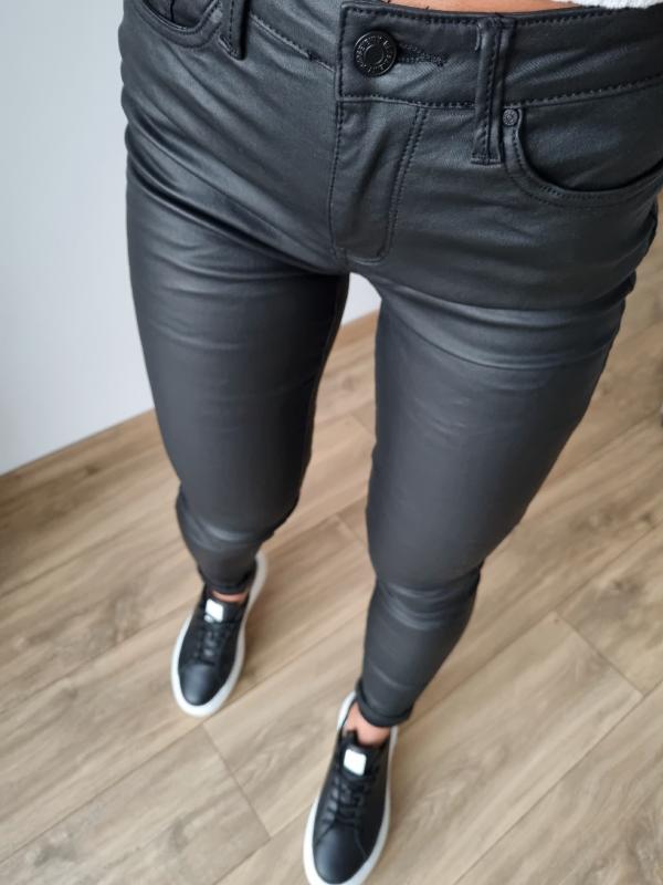 Koženkové čierne nohavice- NIERA